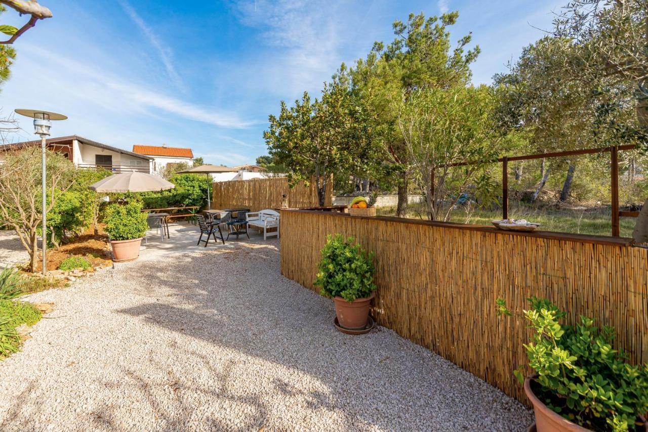 Apartments Villa Agape Vir Exterior photo