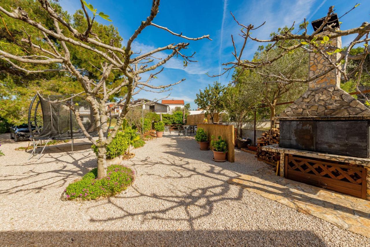 Apartments Villa Agape Vir Exterior photo