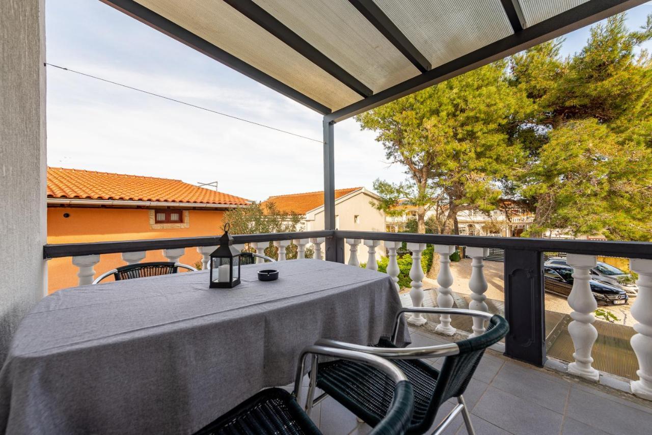 Apartments Villa Agape Vir Exterior photo